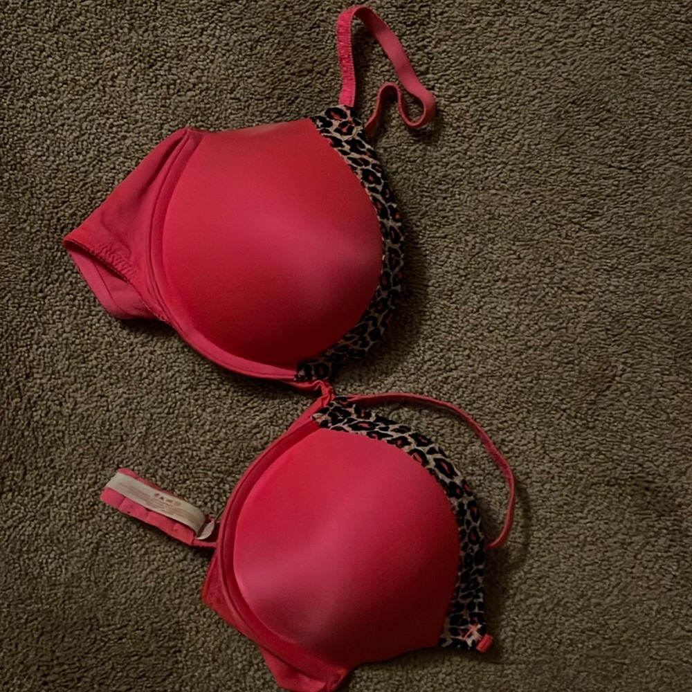 Victoria's secret bra 34C